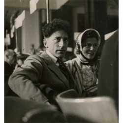 photo de Jean Roubier : Jean Cocteau à l'occasion d'une séance de dédicace, ca. 1930
