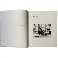 le livre accompagnait l'exposition Kiki Smith au MOMA, du 5 décembre 2003 au 8 mars 2004
