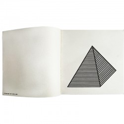 "Isometric Drawings" de l'artiste Sol LeWitt, exposé à la Paula Cooper Gallery, New York, 1982