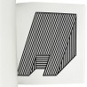 "Isometric Drawings" de l'artiste Sol LeWitt, exposé à la John Weber Gallery, New York, 1982