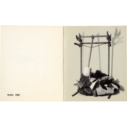 "Sedia, 1960" de Gilberto Zorio, exposée à la galerie Ileana Sonnabend, à Paris, 1969