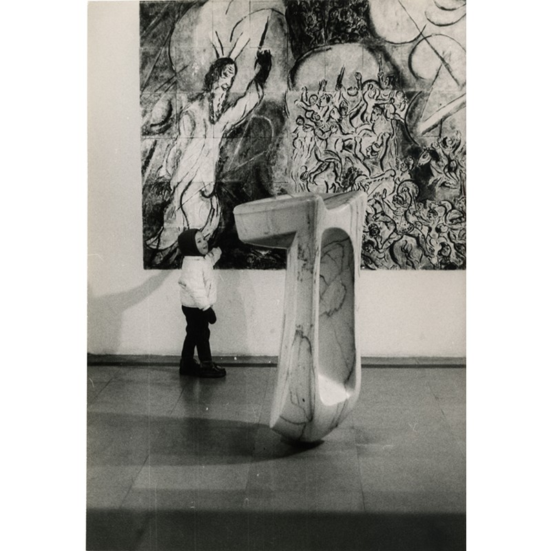 Pierre Tairraz, photo d'une céramique de Marc Chagall