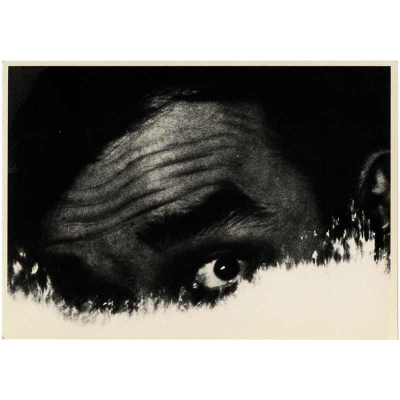 Yves Klein, "Portrait", photo d'Harry Shunk
